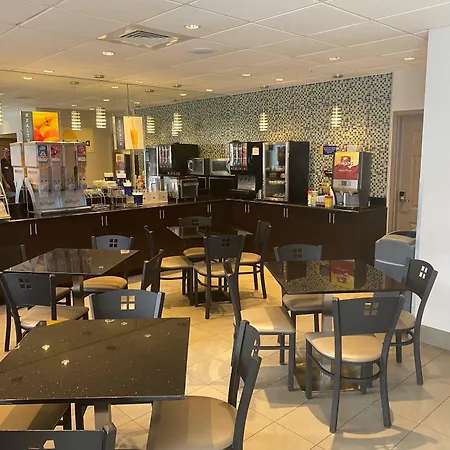 Days Inn & Suites By Wyndham Bonita Springs North Naples-2